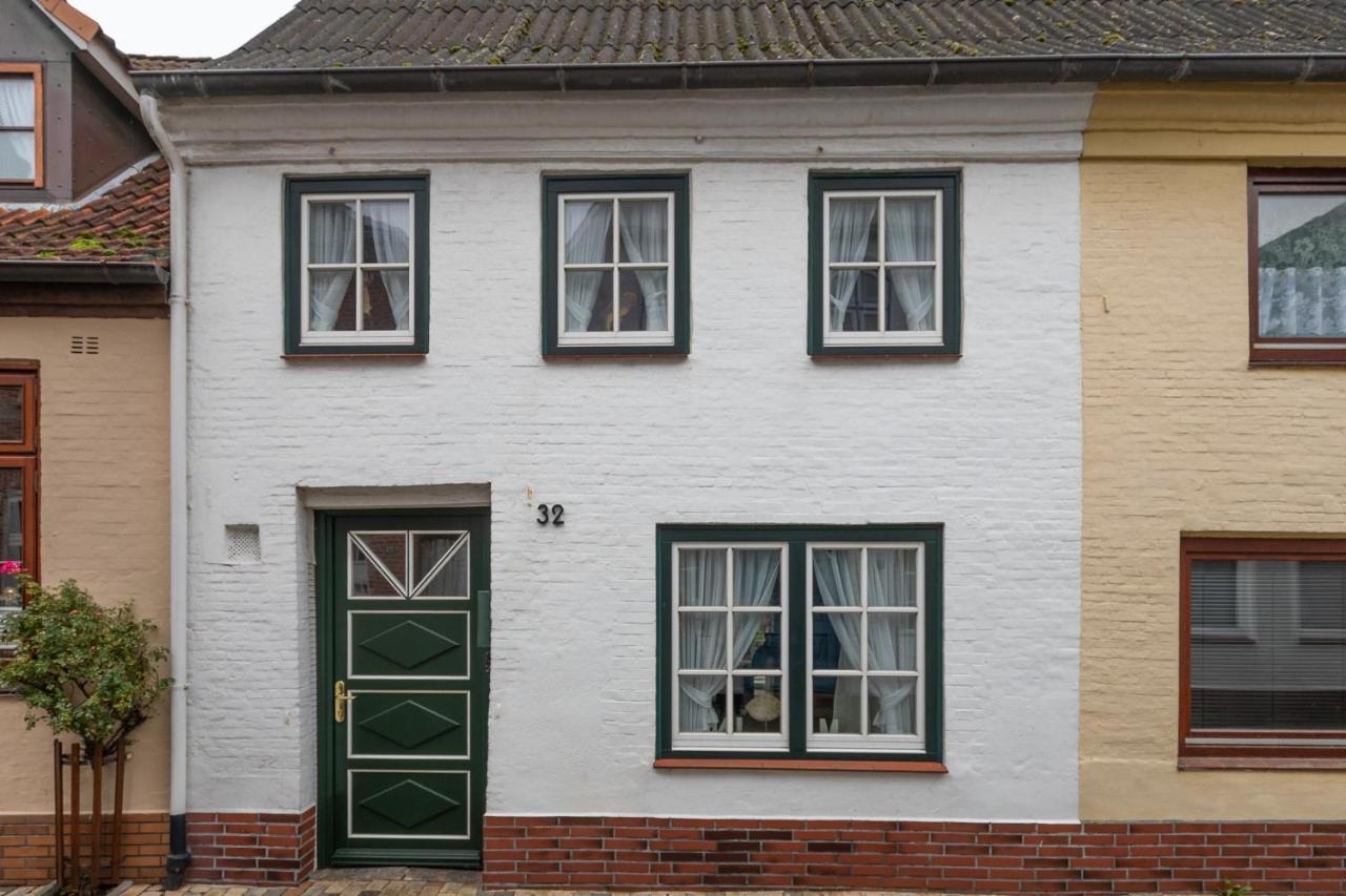 Dat Witte Huus Husum  Ngoại thất bức ảnh